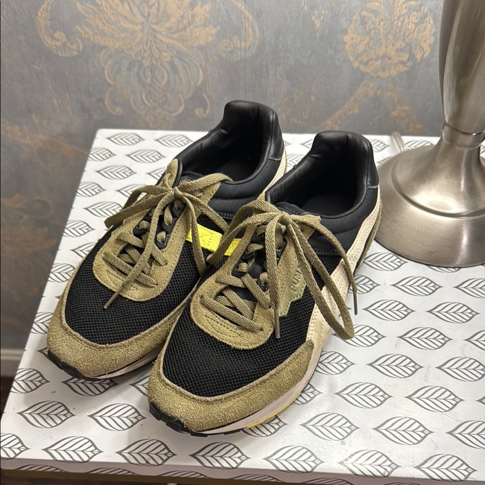 Puma Black and Tan Athletic Shoes
